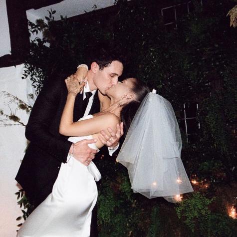 Ariana Grande comparte fotos oficiales de su matrimonio