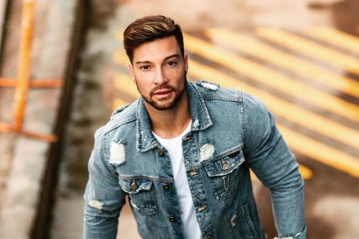 Luis Mateucci divide a sus seguidores al mostrarse desnudo