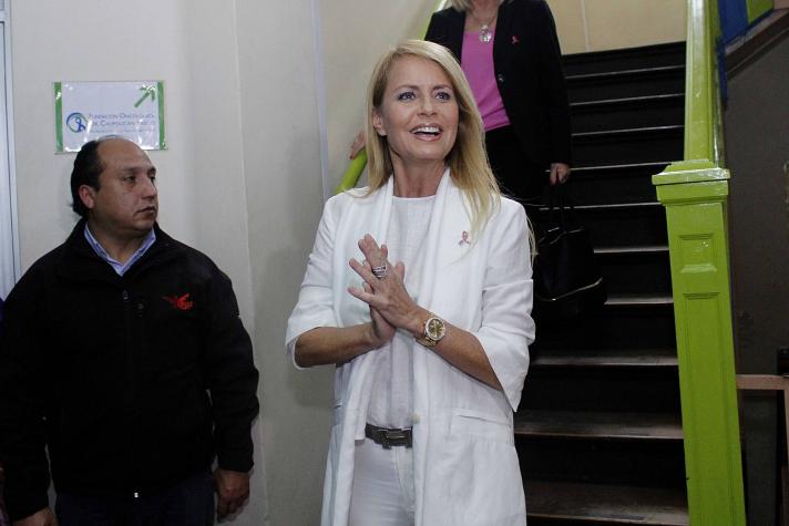 Cecilia Bolocco protagoniza insólito chascarro con su ropa