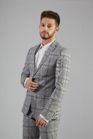 Ruggero Pasquarelli presenta su primer álbum: "Está escrito desde lo más profundo"