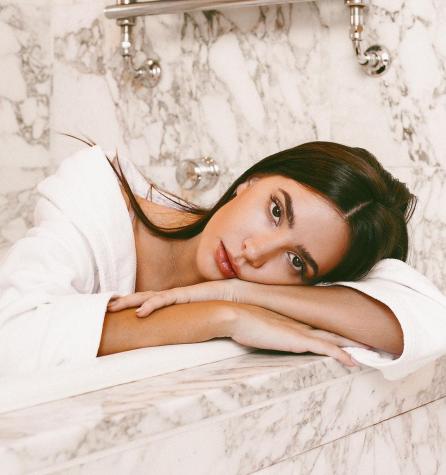 Aylén Milla se viste de blanco porque le transmite paz y luz