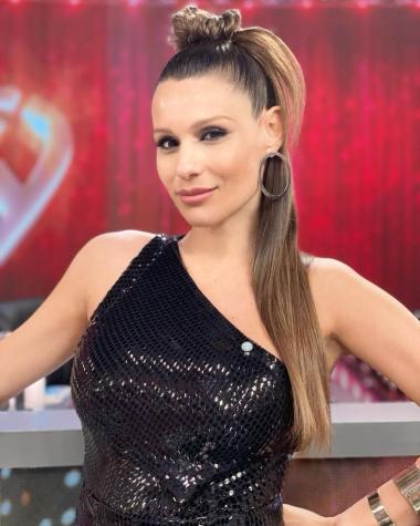 Pampita deslumbra con vestido que deja a la vista su gran pancita