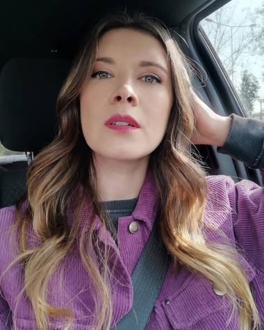 Carla Jara recibe el invierno con radical cambio de look