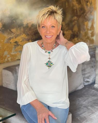 Raquel Argandoña responde a crítica por su look juvenil