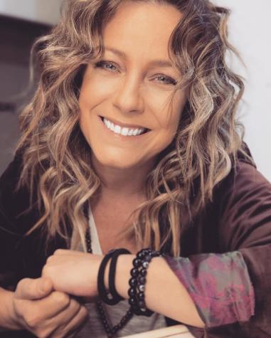 Claudia Conserva responde a criticas por su look 