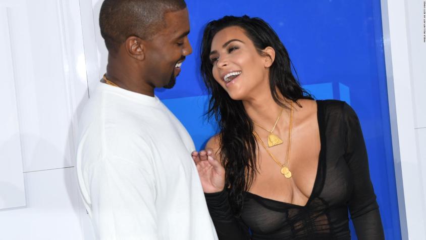 Kanye West dejó de seguir a Kim Kardashian mientras ella promociona su marca