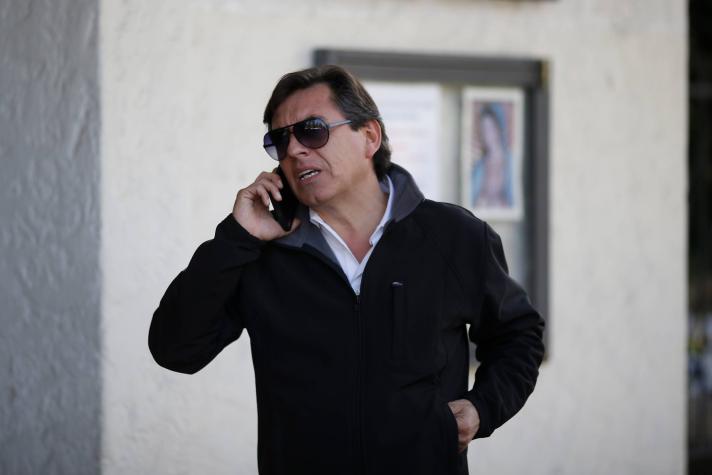 Claudio Fariña enfrenta críticas por foto con una pistola