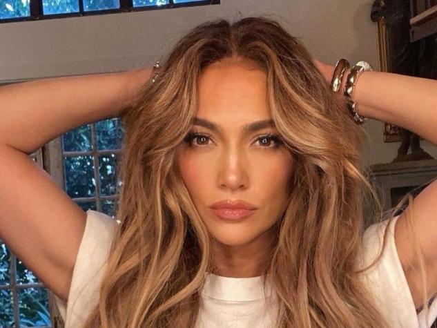 Jennifer Lopez le declara su amor a Ben Affleck con su collar