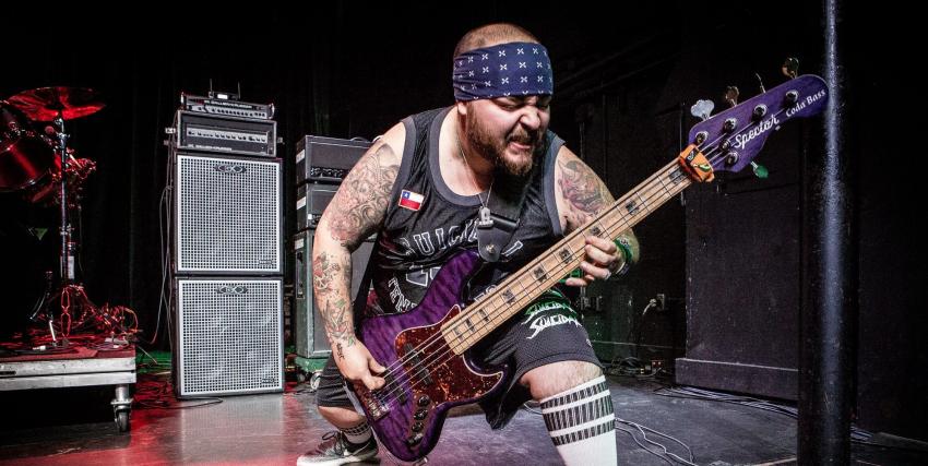 ¡El nuevo bajista de Korn es chileno!