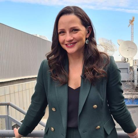 Andrea Aristegui recibe los 42 años con postal playera