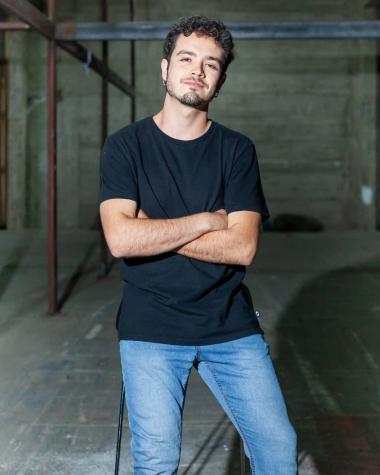 Rodrigo Walker se atreve con jugado cambio de look