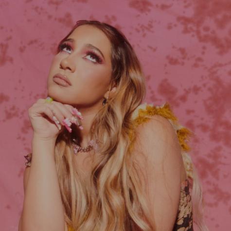 Princesa Alba invitó a su pololo a vivir con ella tras un mes de relación