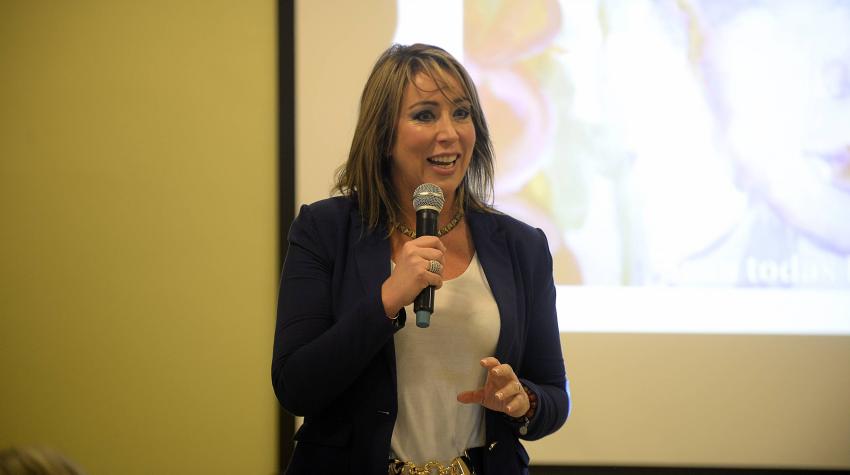 Jennifer Warner celebra 20 años de matrimonio con abogado