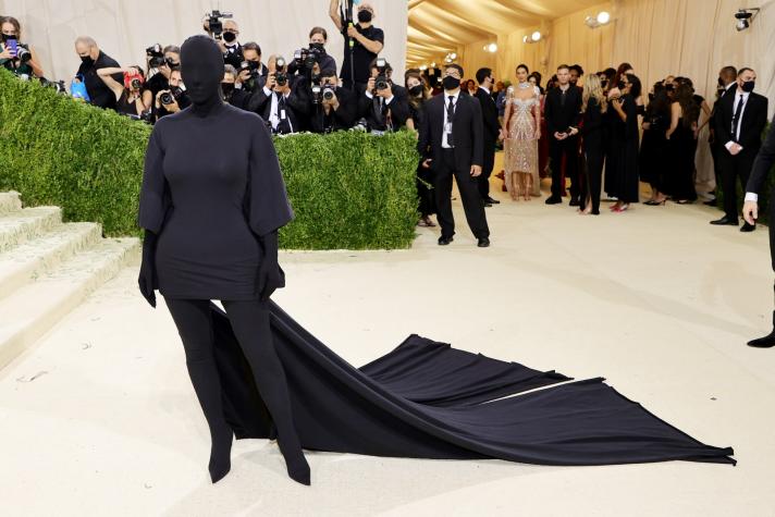 Kim Kardashian: los memes por su look en la Met Gala 2021