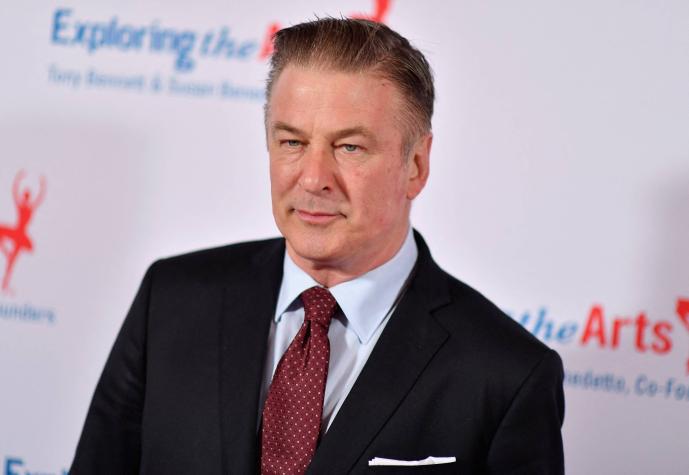 Alec Baldwin mata por accidente a directora en rodaje de película