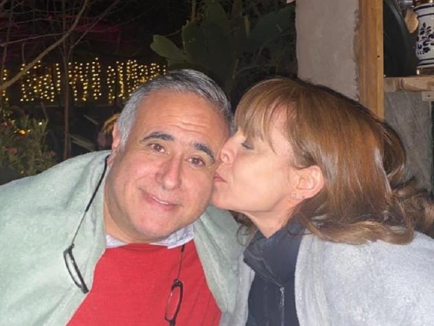 Doctor Ugarte le llevó serenata sorpresa a su pareja