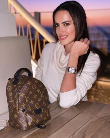 "Poco delicada": Adriana Barrientos es criticada por osada foto en bikini