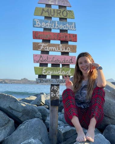 “Cada día más joven”: Carla Jara se luce con bikinis de moda