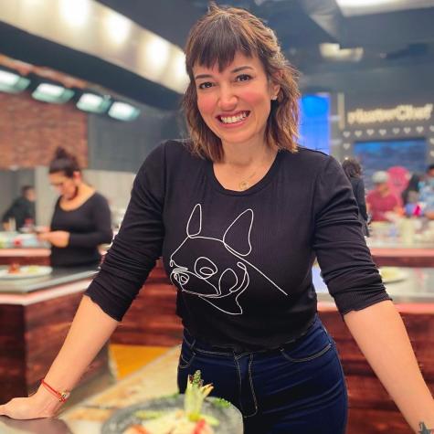 Yamila Reyna recibe los 43 años con escote de infarto