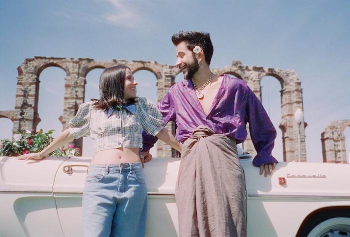 De Camilo a Christina Aguilera: Hits latinos con historia