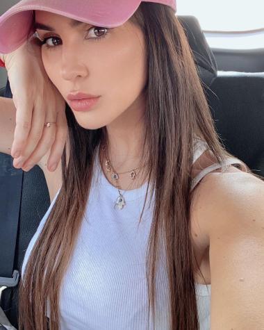 Fran Undurraga enciende las redes con osado topless