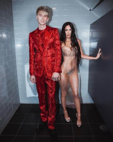 Megan Fox y Machine Gun Kelly bebieron su sangre tras comprometerse