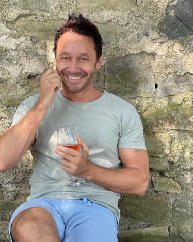 Benjamín Vicuña encanta con foto junto a todos sus hijos