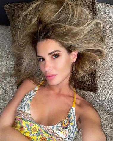 “Feliz conmigo misma”: Gala Caldirola encanta con look arrugado