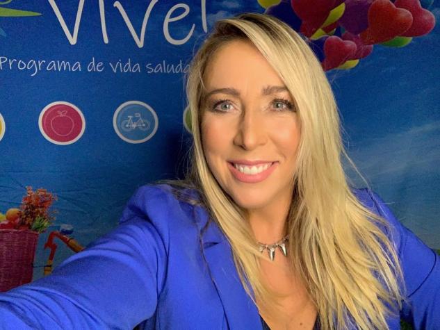 Jennifer Warner se luce en redes sociales con foto en traje de baño