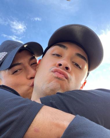 Ricardo Vega responde a críticas por su romance con Julio Allendes