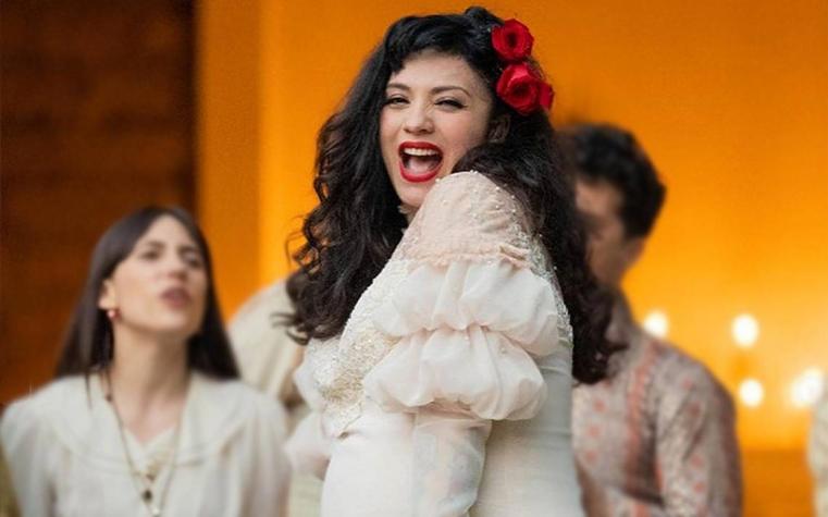 Mon Laferte emociona al revelar que su hijo ya nació