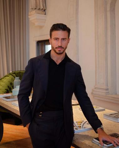 El destape playero de Marco Ferri para oficializar romance