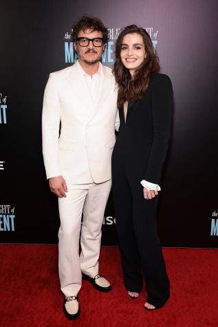 Pedro Pascal y su hermana posan juntos en alfombra roja