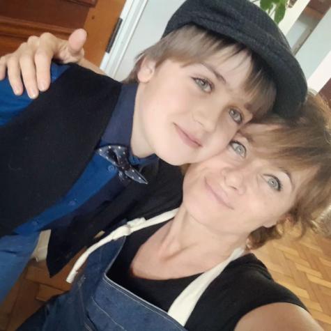 Amaya Forch se disfraza de payasa para cumpleaños de su hijo