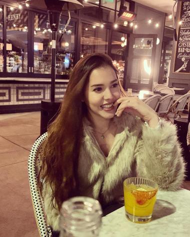 Carolina Mestrovic celebra aniversario con romántica postal