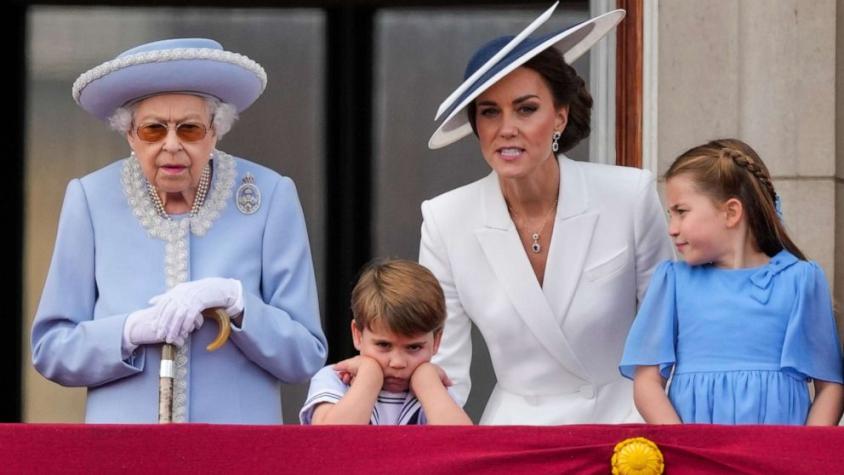 La Reina Isabel II realizó una drástica “limpieza familiar” para su Jubileo de Platino