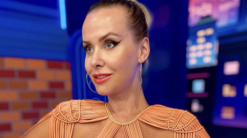 “¿Vas a volar?”: Lola Melnyck sacó aplausos con cómica postal de bruja