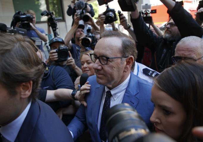 Kevin Spacey volvió a la Justicia británica por las causas de abuso