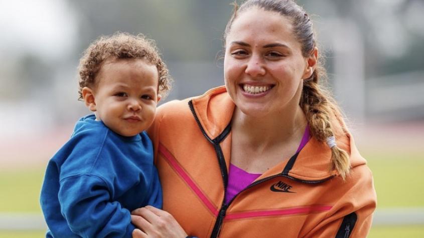 Natalia Duco emocionada tras el primer acto de su hijo en el jardín