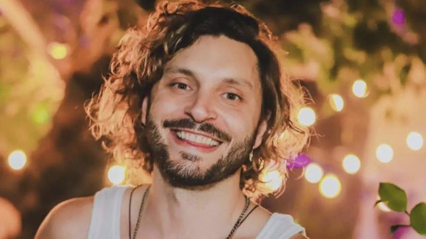 “¿Puedo hacer zoom?”: Santiago Meneghello se llenó de elogios al posar completamente desnudo