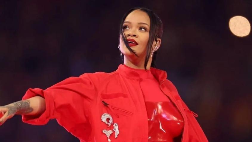 Rihanna anuncia su segundo embarazo en el Super Bowl 2023