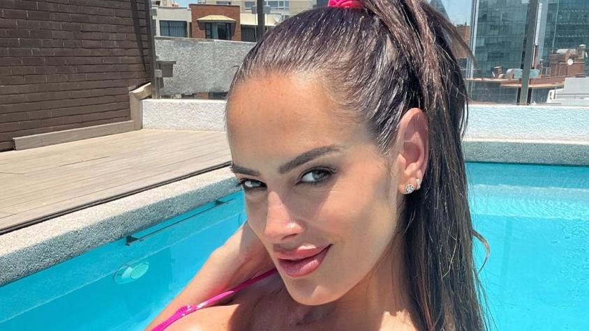 "Peludita": foto sexy de Adriana Barrientos se llenó de críticas por un detalle