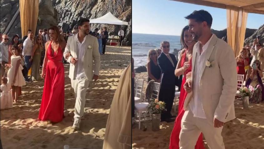 Así fue la boda en la playa del hijo de Carolina Arregui: ella lució un bello vestido rojo