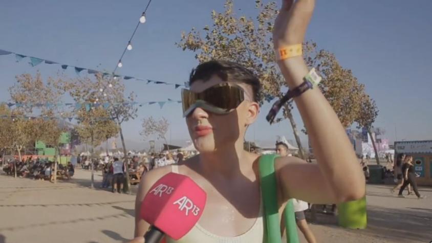 "Me tienen tanto cariño": Reina de Chile se saca fotos con sus fans como toda una diva en el Lollapalooza