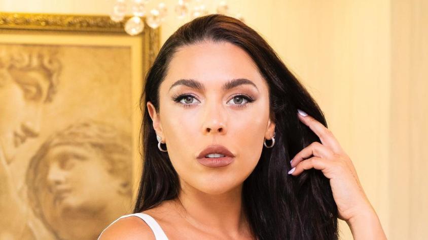 "Te falta elegancia": Daniela Aránguiz recibe críticas por sensuales fotos junto a una amiga 