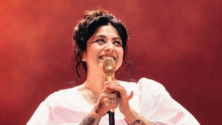 ¡Mon Laferte muestra por primera vez el rostro de su bebé!