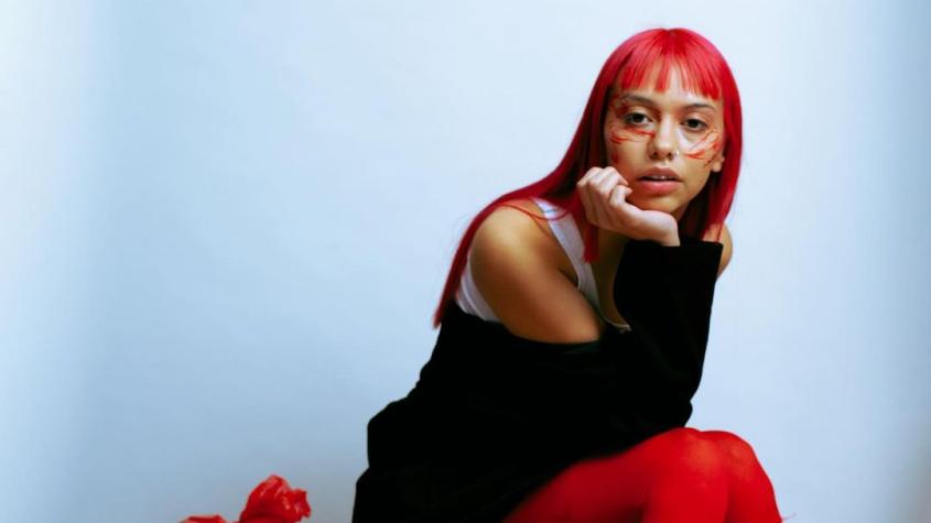 Akriila, la renovación de la música urbana en Chile: "Siempre se me vio como una persona bisexual y lesbiana"
