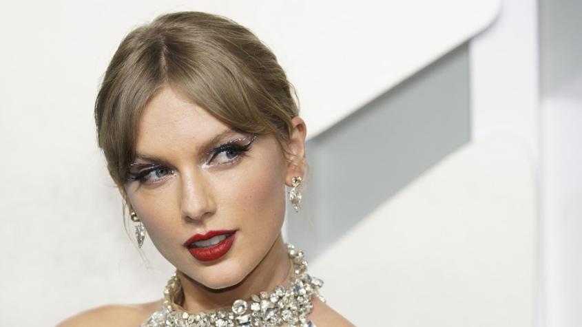 La millonaria multa a Taylor Swift por acumular basura fuera de su mansión 