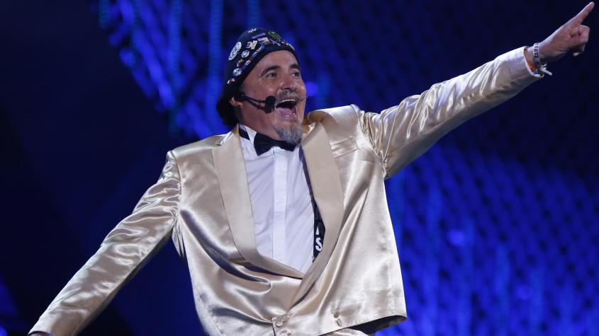 Paul Vásquez se la juega con sentimental costumbre por aniversario