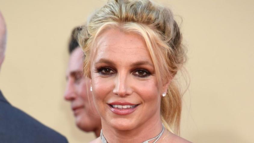 Britney Spears es golpeada por guardia de seguridad: terminó en el suelo